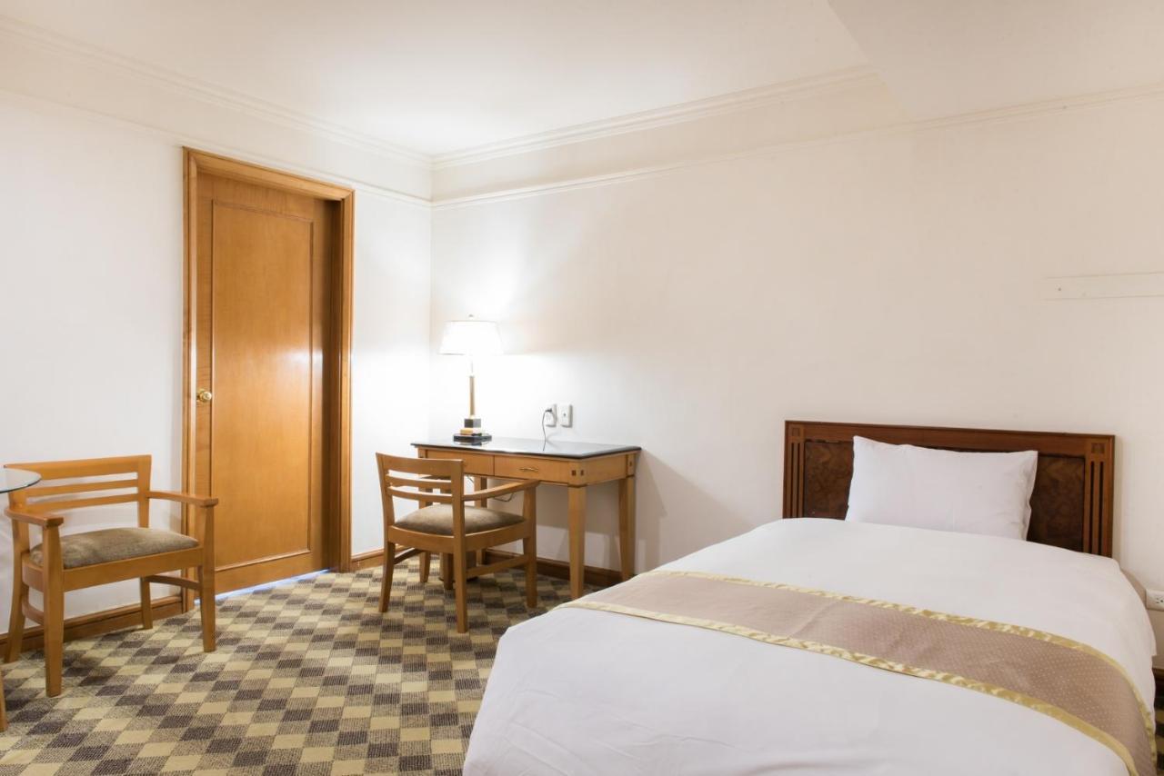 Hometel Hotel גאושיונג מראה חיצוני תמונה